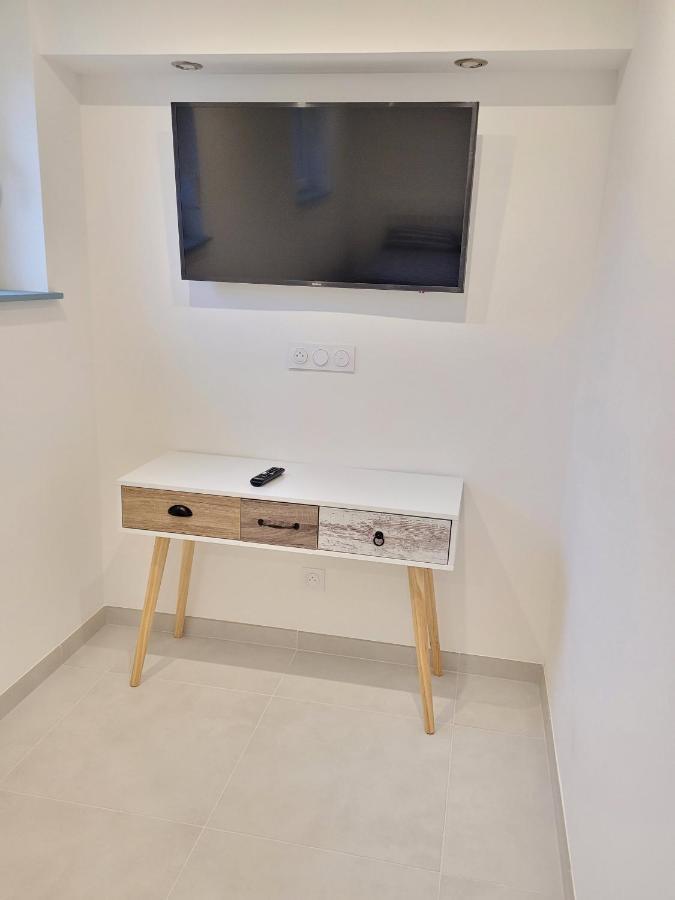 Il Vialetto, Appartement Capri, Spacieux, Tout Confort, Au Calme Jeumont Exterior foto